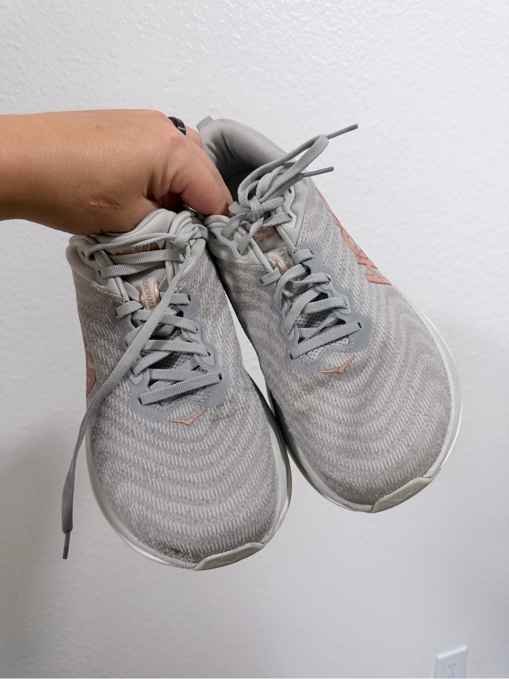 HOKA Women's Gray/Peach Bondi Running Shoe - Picture 7 of 9